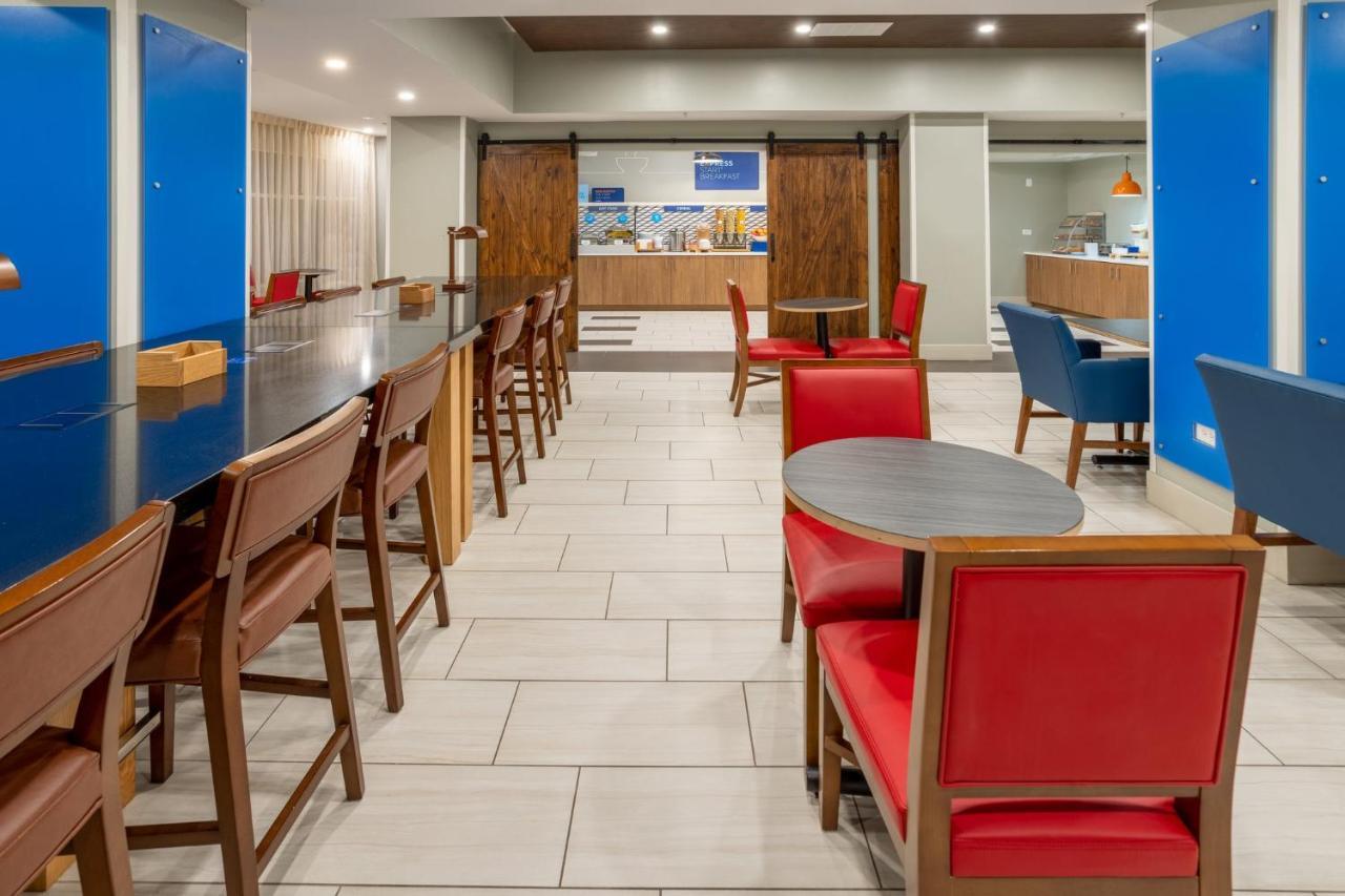 Holiday Inn Express Hotel & Suites Salisbury - Delmar By Ihg Zewnętrze zdjęcie