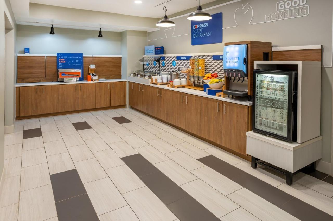 Holiday Inn Express Hotel & Suites Salisbury - Delmar By Ihg Zewnętrze zdjęcie