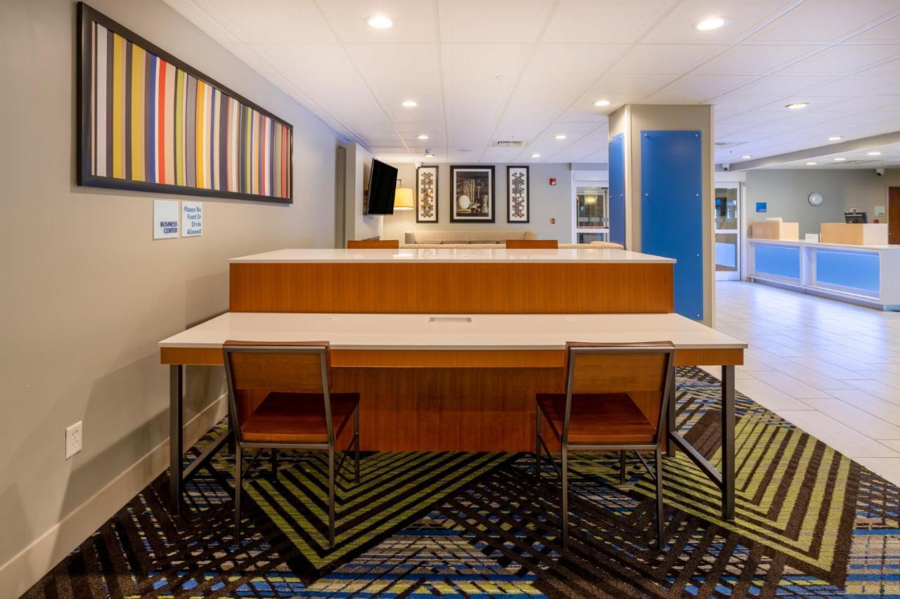 Holiday Inn Express Hotel & Suites Salisbury - Delmar By Ihg Zewnętrze zdjęcie